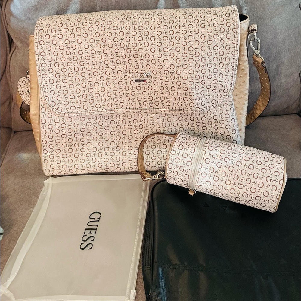Guess diaper bag in great condition